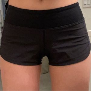 Black Lululemon Speed Up Short 2.5”